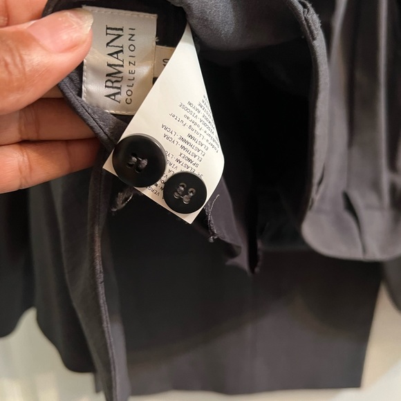 Armani pantsuit pleated front - Picture 6 of 7